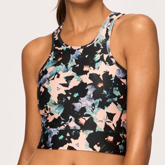 Stronger Label Crop Top - Picture 1 of 3